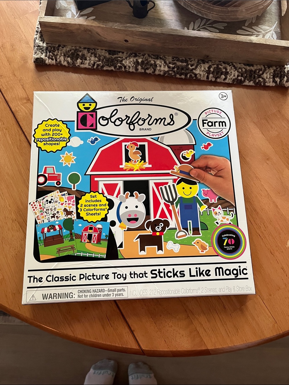 Colorforms- Farm Picture Playset - Classic Stick-On Toy in White & Multicolor